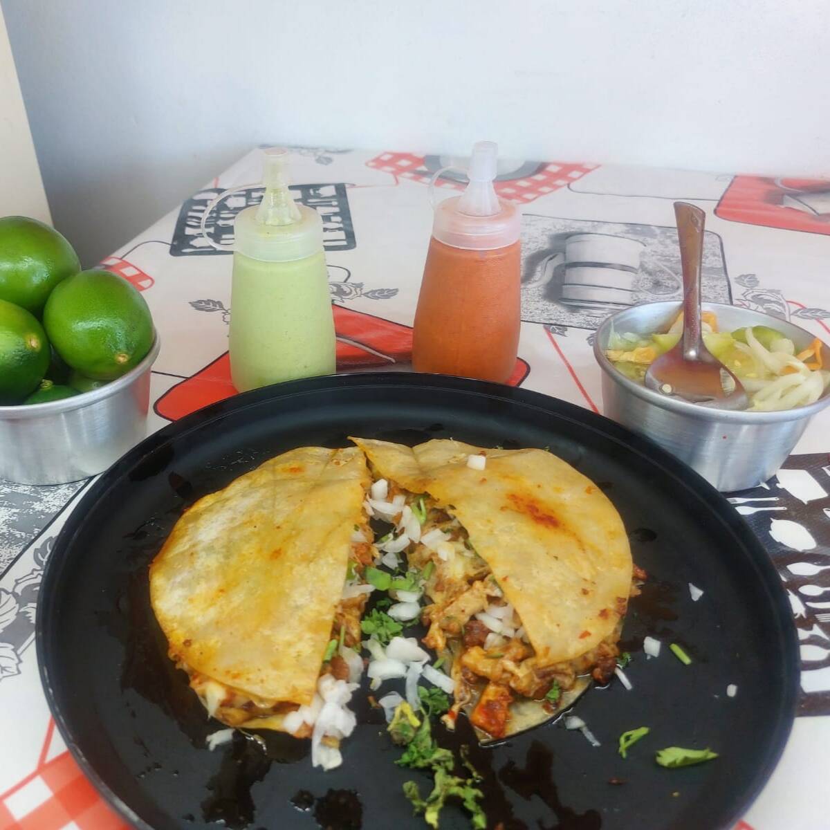 Gringa de Carne Enchilada