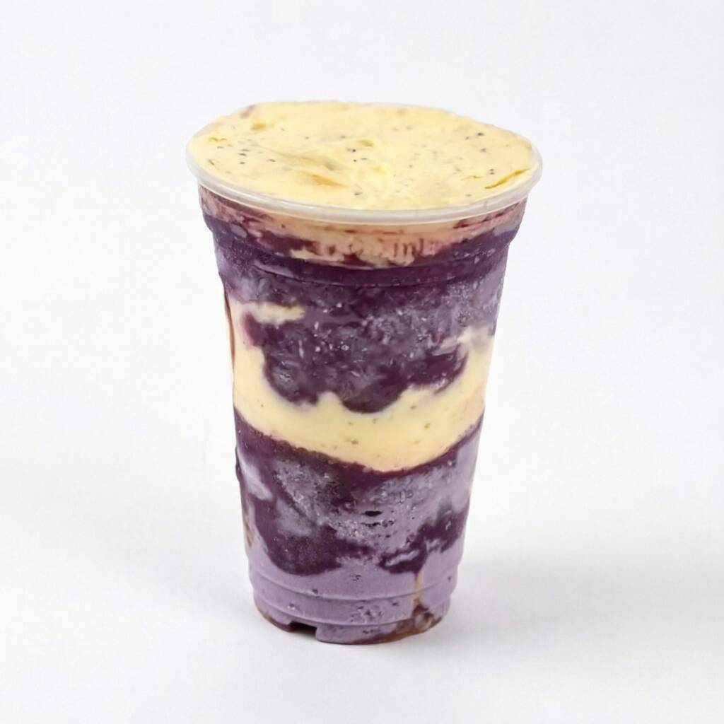 Açai, Nutella, Mousse de maracujá, Nutella e leite em pó 1º camada: Açai - 2º camada: Mousse de maracujá, Nutella e leite em pó- 3º camada: Açai - 4ª camada: Mousse de maracujá e leite em pó