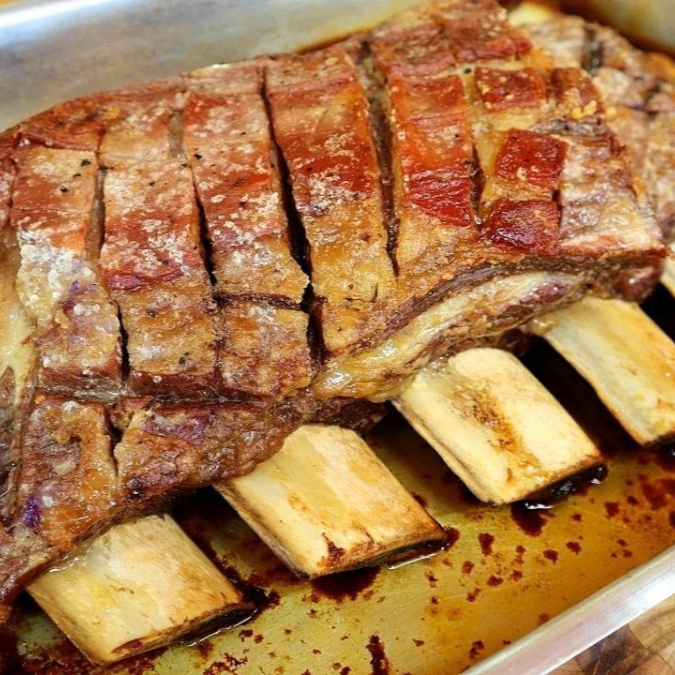1kg de costela, 1 porção de arroz, 1 porção de maionese ou salada, 1 porção de polenta frita