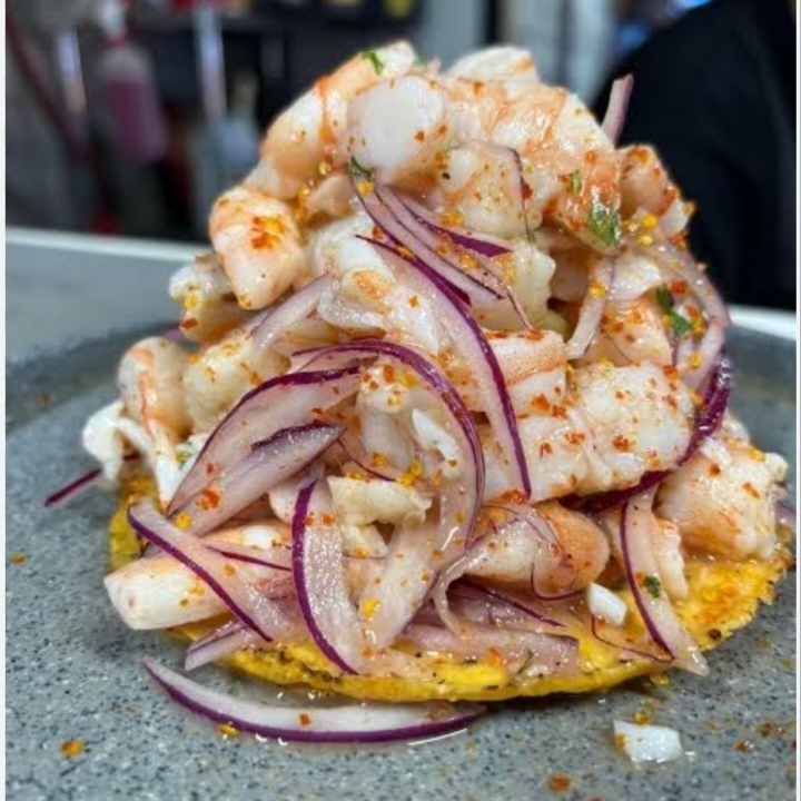 Tostada de Camarón Cocido