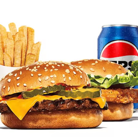 Procurando um almoço no precinho?! Nosso combo 2 sandubinhas foi pensado pra você! Escolha 2 sanduíches entre: Cheeseburger e Chicken Junior.