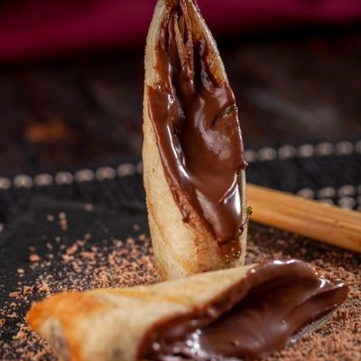 Massa extra fina com recheio de chocolate