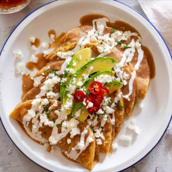 Enfrijoladas 5 Pz + Bebida de Sabor