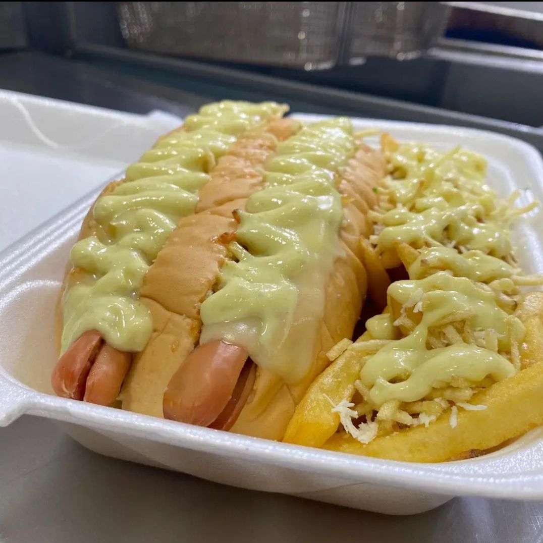 2x1 Perro Gemelo.gratinado + Papas Francesas