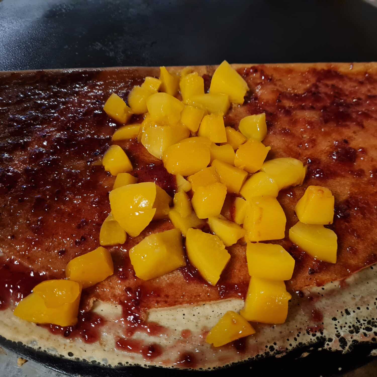 Crepa de Cajeta o Mermelada con Fruta Natural