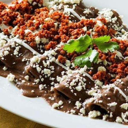 ORDEN 5 ENFRIJOLADAS CON POLLO