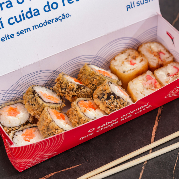 08 Carioca de Salmão e 04 Hot Grelhado.