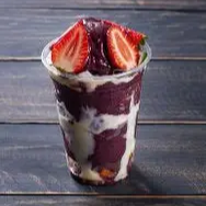 Morango, leite condensado e leite em pó. Item promocional ,não é possível fazer alterações