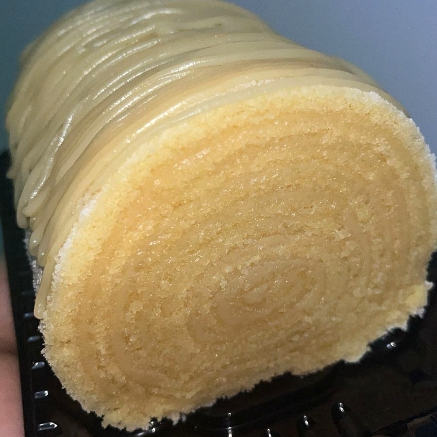 Bolo de Rolo: sabor Ninho ! Massa super molhadinha que derrete na boca