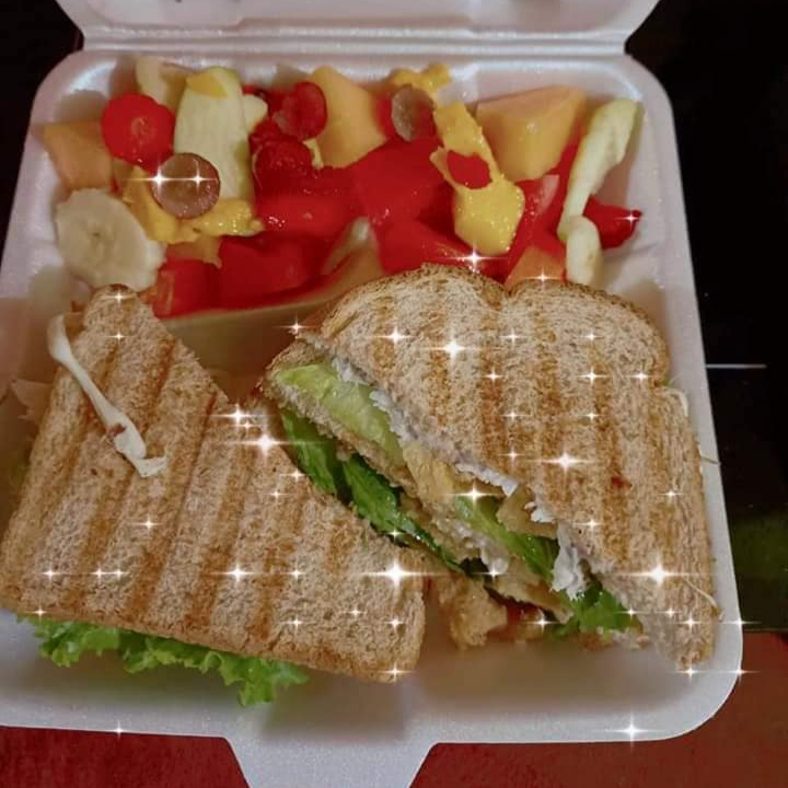 combo Enchiladas suizas + sandwchs