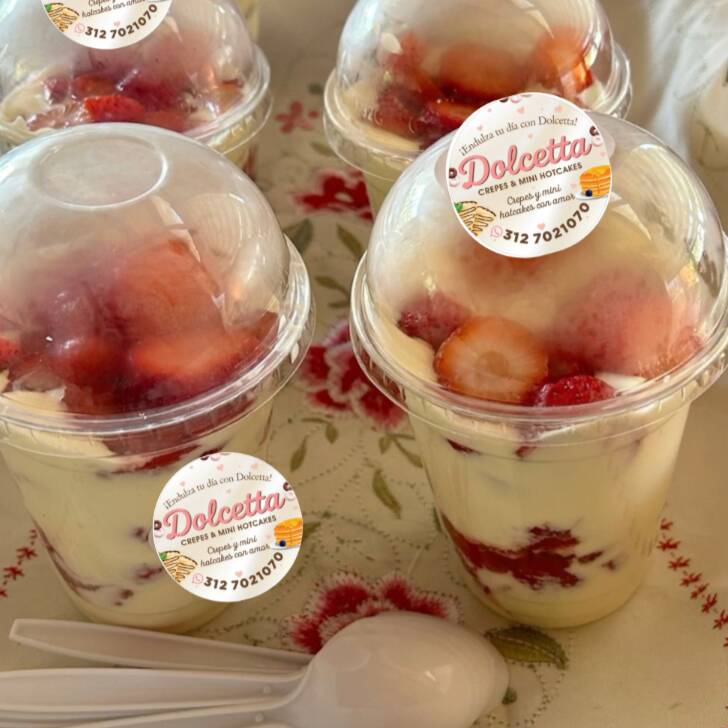 2 fresas con Crema + 1 super oblea