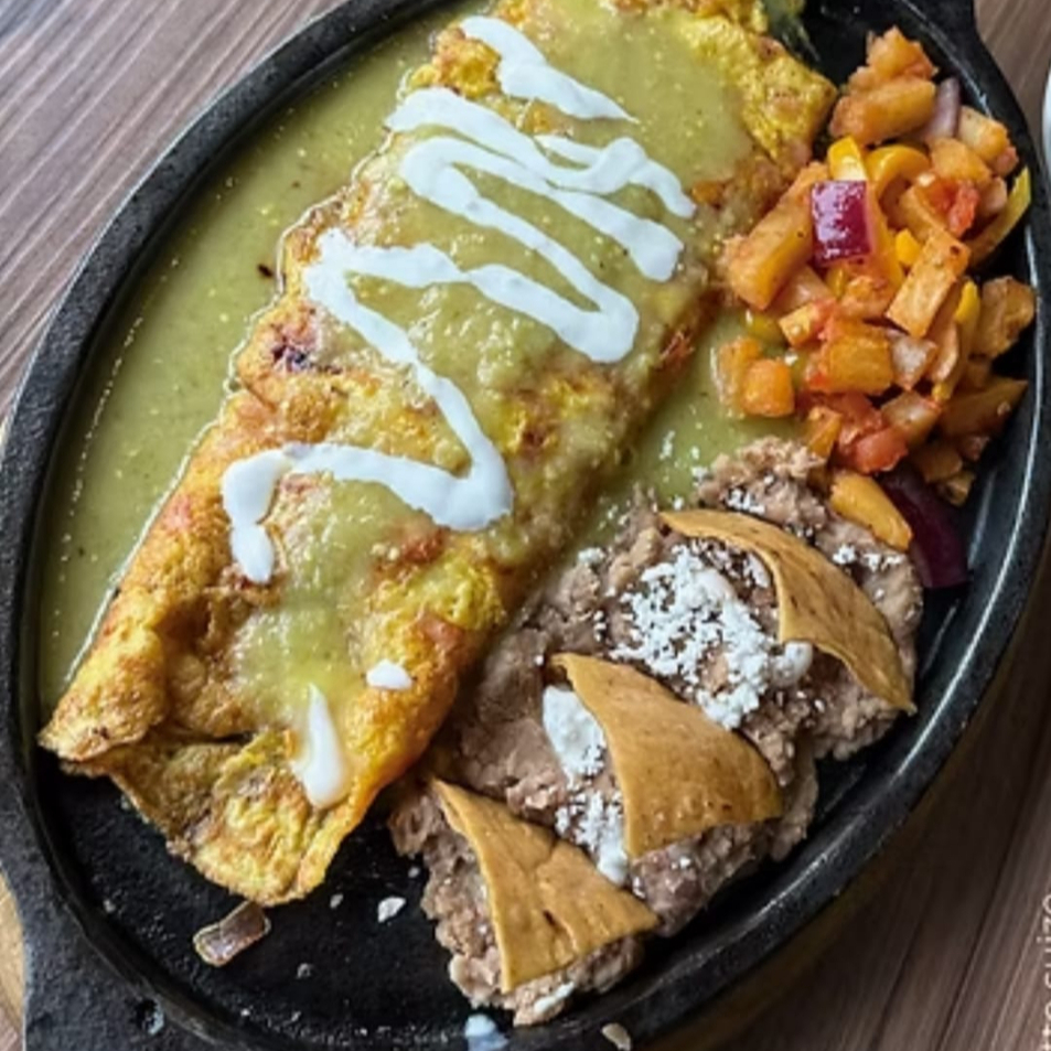 Omelette + Jugo o Fruta y Café Americano