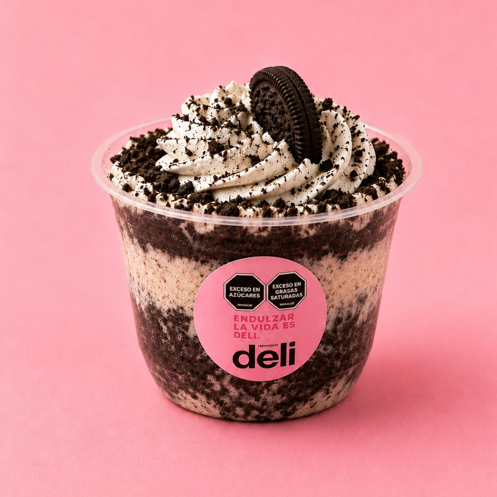 Postre Tres Leches Cookies and Cream Copa