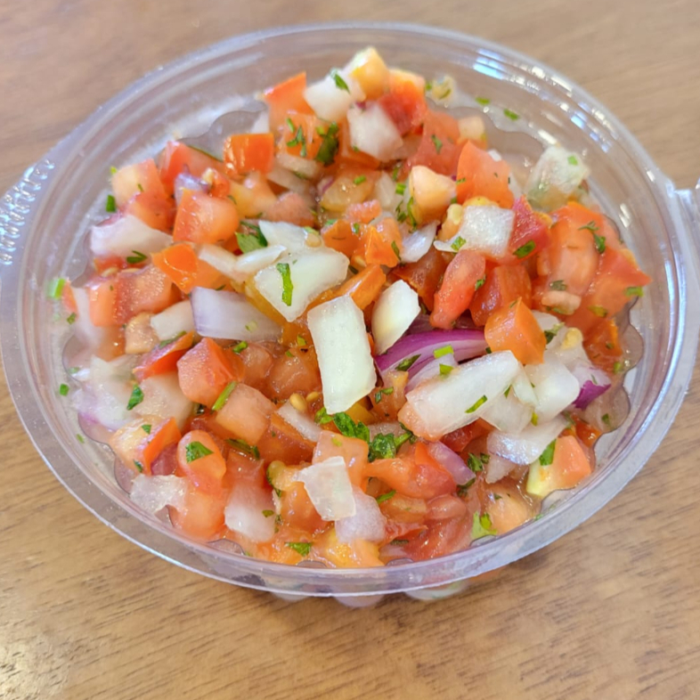 Tomate, cebola, salsinha