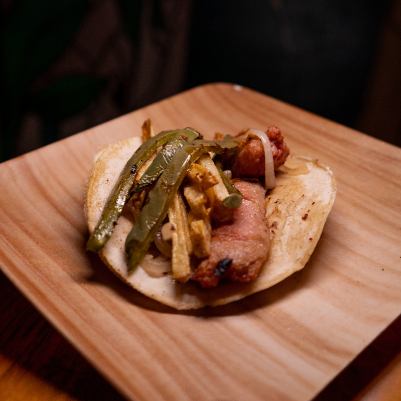 Taco de Chorizo Argentino con Queso