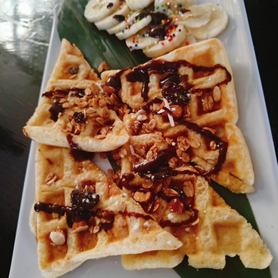 COMBO Waffle y Frappe de Caramelo 20oz