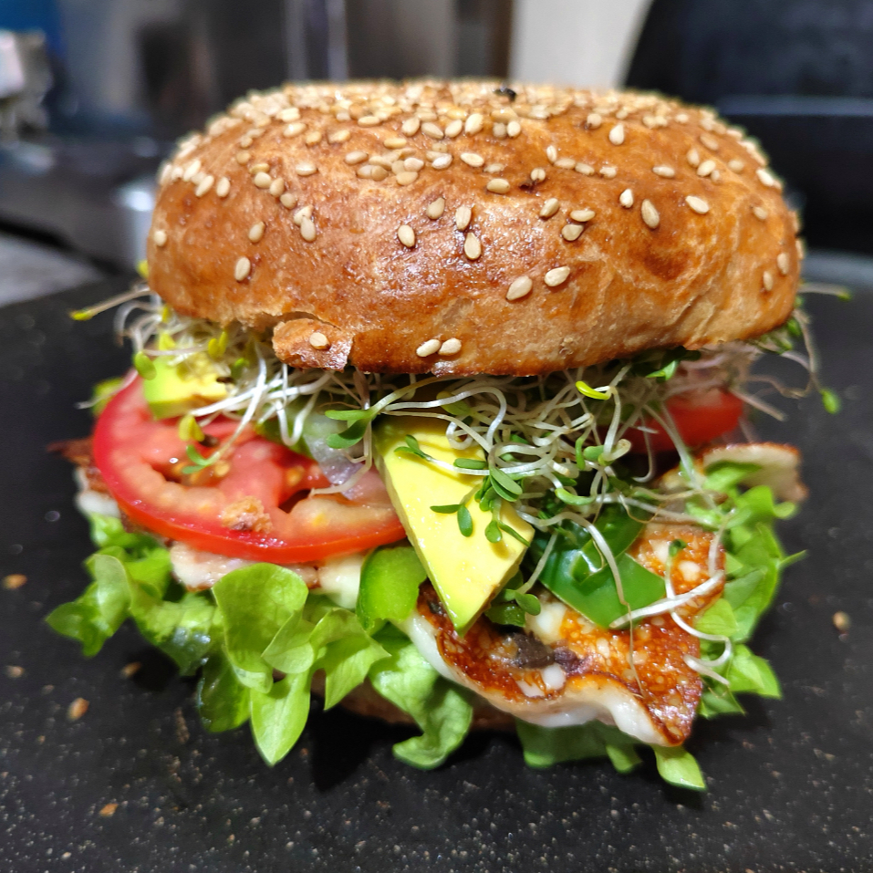 Hamburguesa de Camarón + Agua de Limón con Chía
