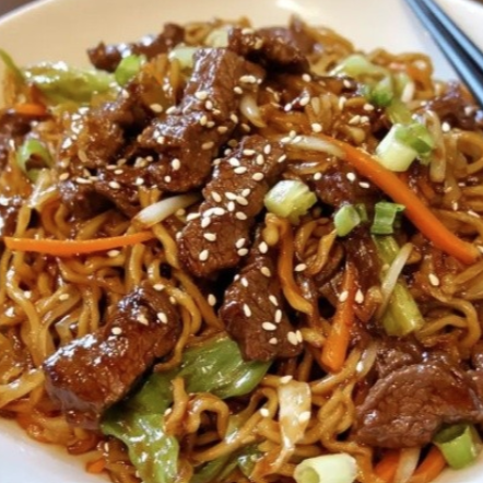 BROCOLIS NINJA, CENOURA, REPOLHO VERDE, REPOLHO ROXO, CONTRA FILET NO ALHO E MANTEIGA, MACARRÃO COM MOLHO DA CASA.