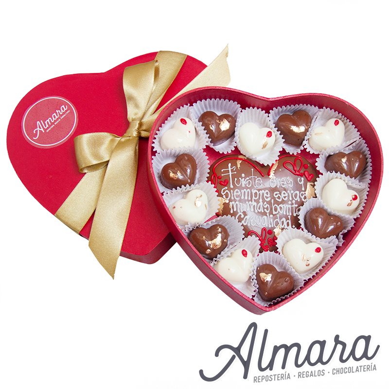 Caja Corazón Con Trufas y Bombones Frutos Secos