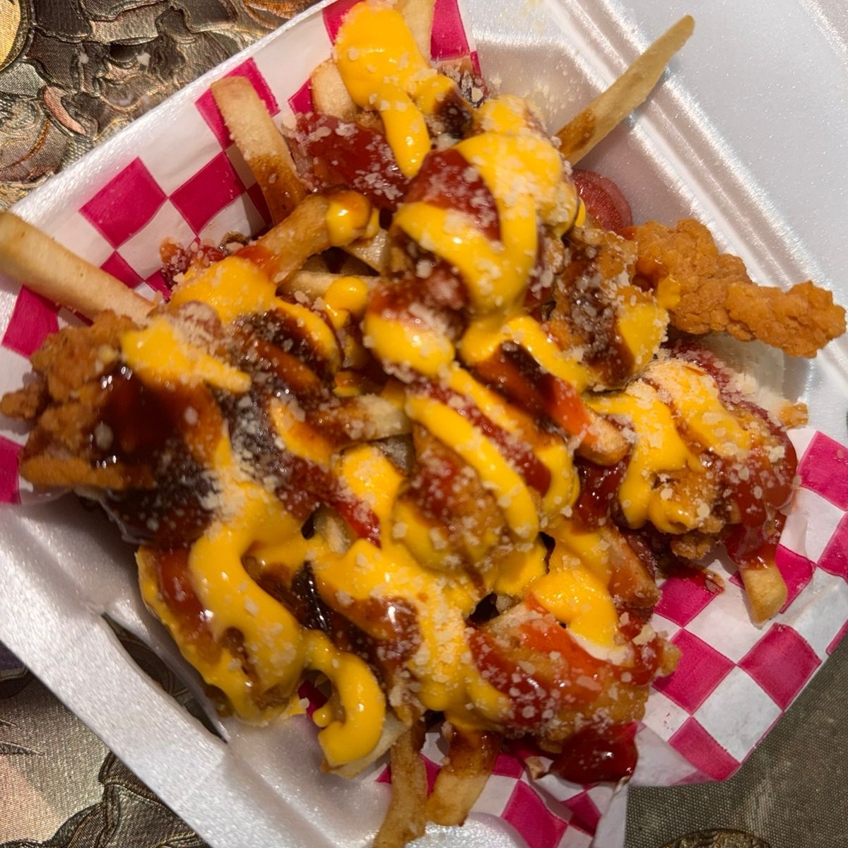 Horden de Papas Grande Papas Salchicha Boneless