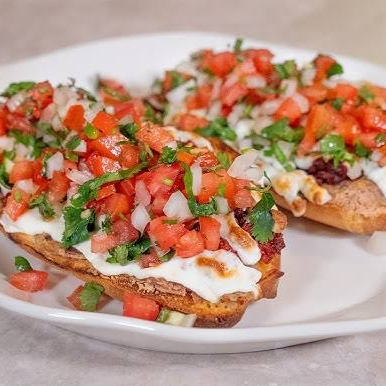 Molletes Mexicanos + Agua Fresca