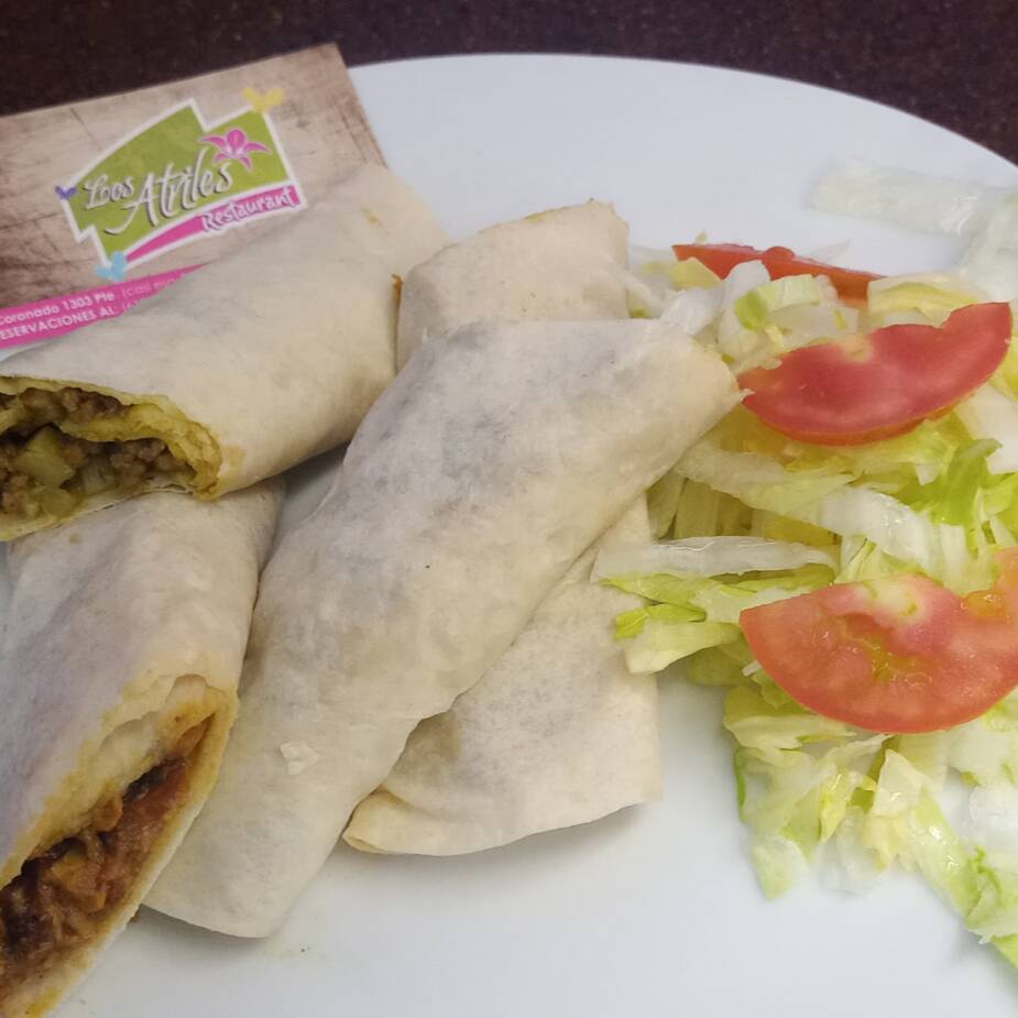 Burrito de Rajas con Queso