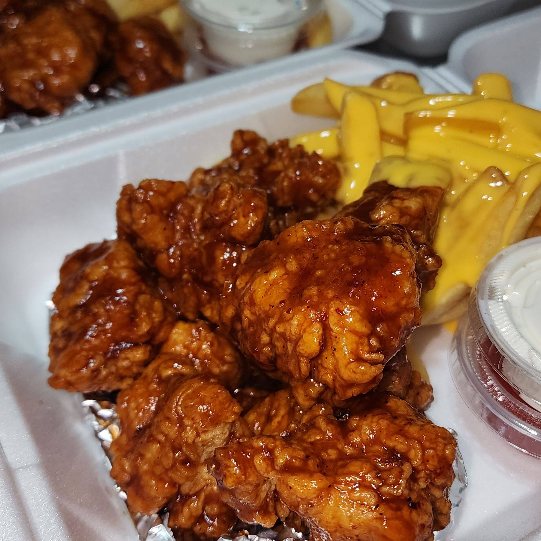 Boneles + papas + bebida