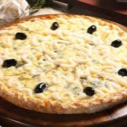 Mussarela, catupiry, provolone, parmesão e gorgonzola.