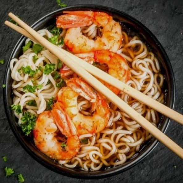 RAMEN CON CAMARONES
