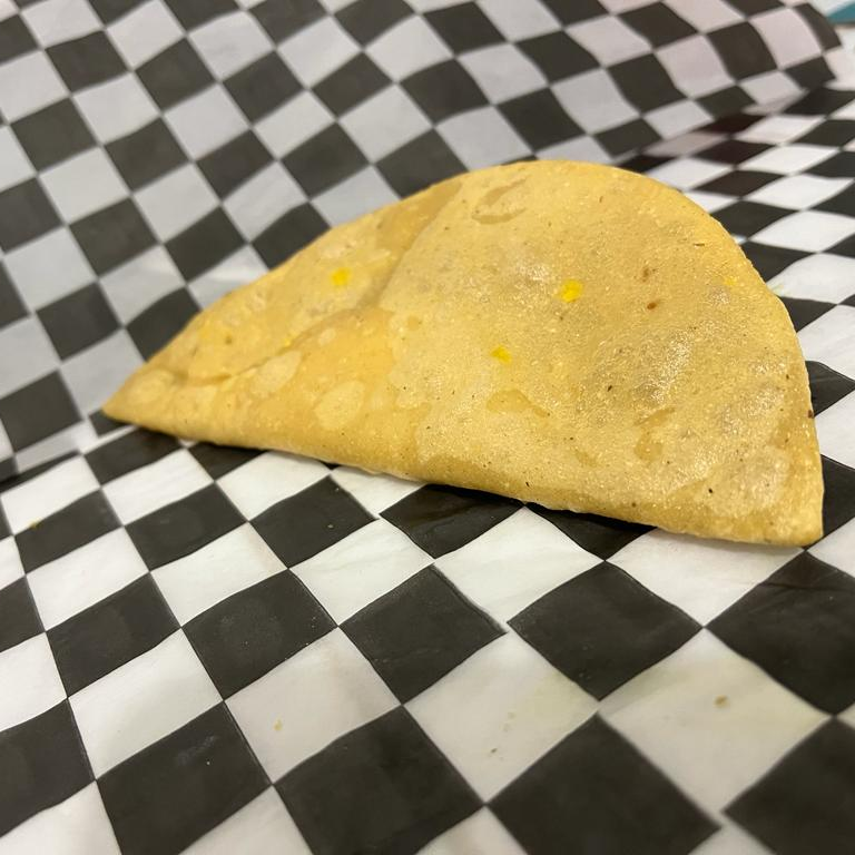 Empanada de Tinga de Pollo.