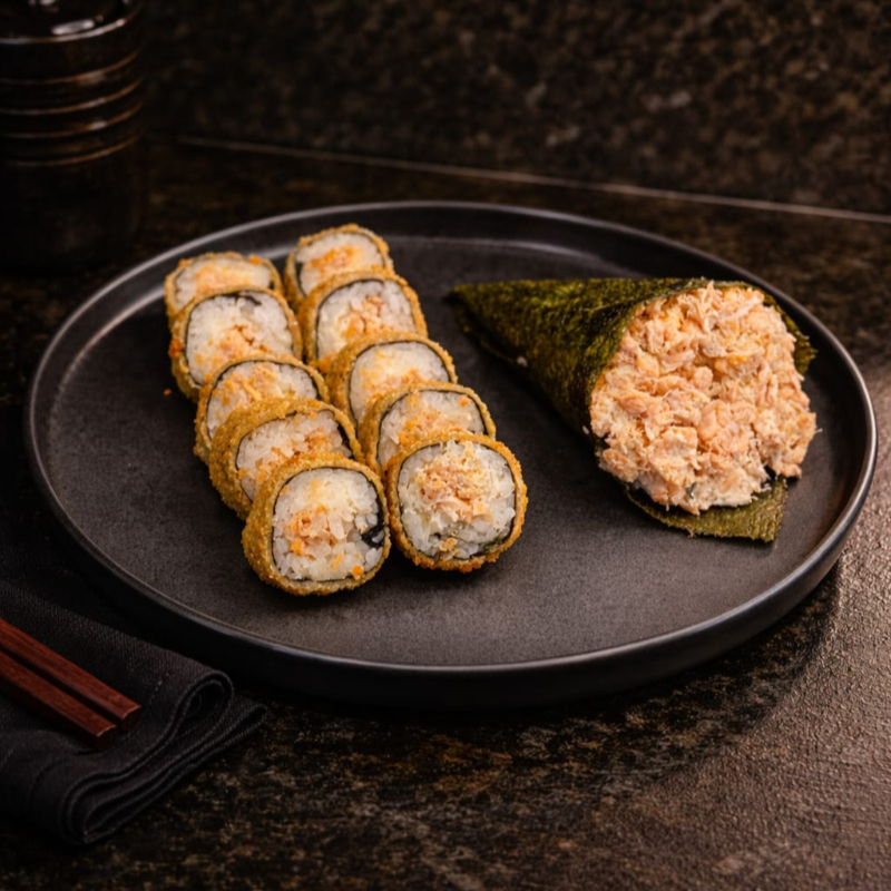 10 Peças + 01 temaki (10 Carioca de pasta de salmão grelhado 01 Temaki pasta de salmão grelhado)Não Realizamos Troca !