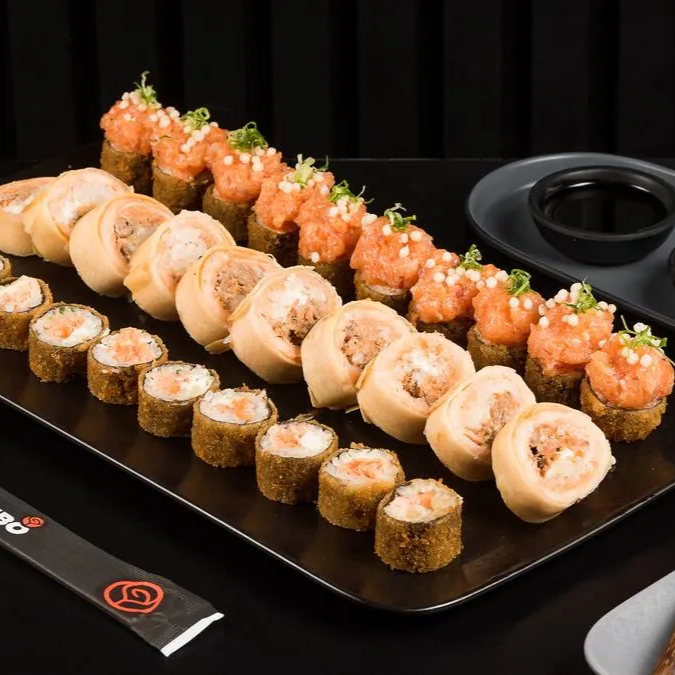 10 HOT PHILADDELFIA , 10 HOT HOLL , 10 HOT PHILADELFIA com baidino de salmão.