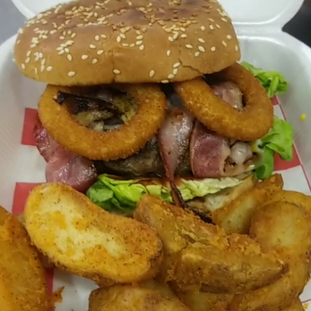 hamburguesa Sirloin y lomo c/papas gajo