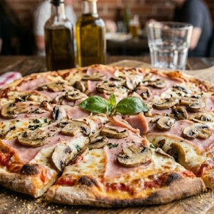 Pizza De Jamón Y Champiñones