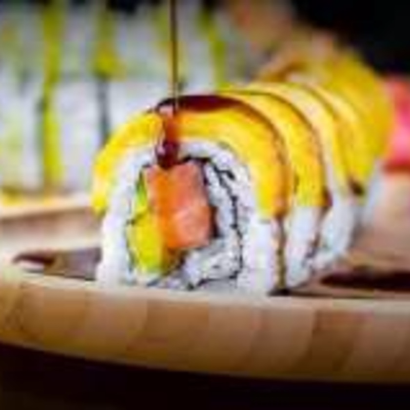 Sushi Salmón Full