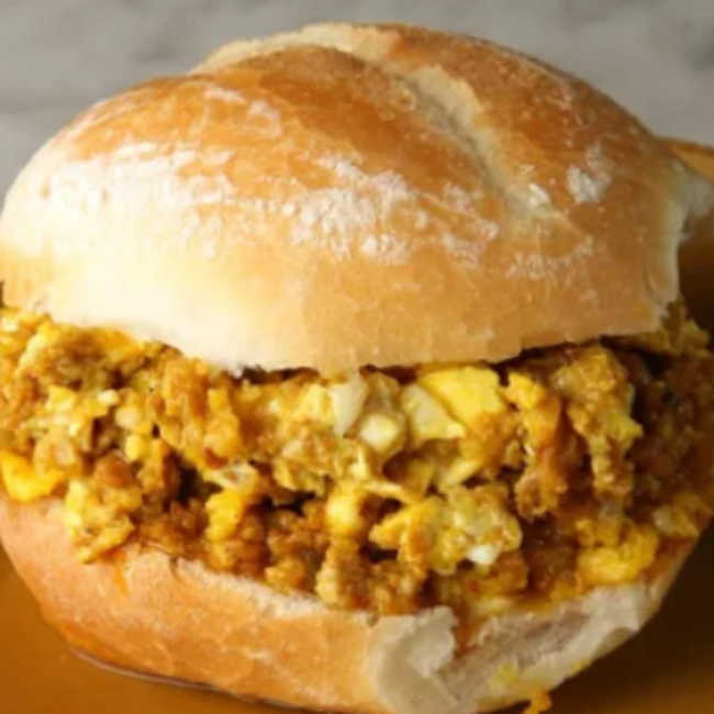Pan con Salchicha Huachana