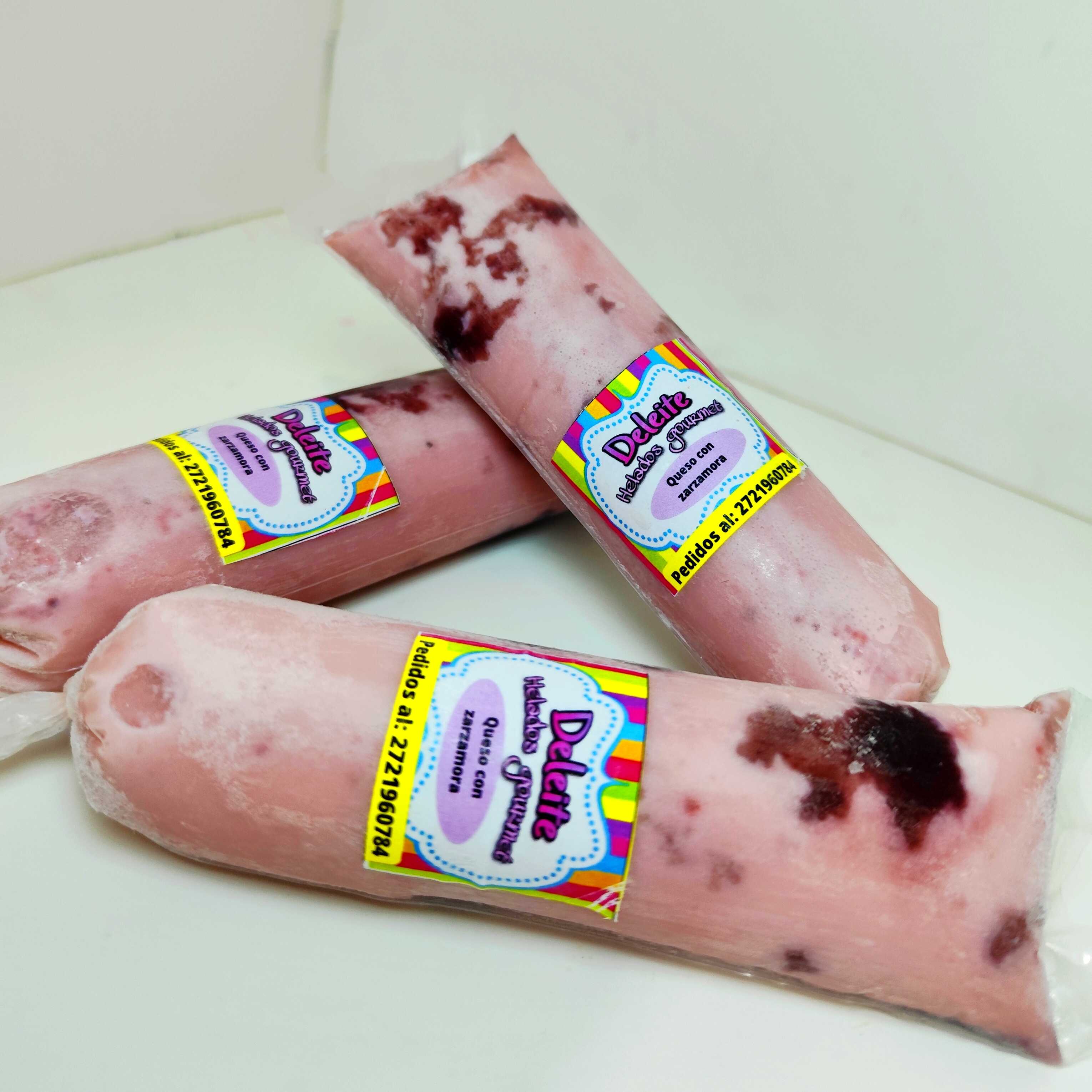 Cubito de Queso con Zarzamora