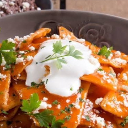 Chilaquiles Rojos con Pollo