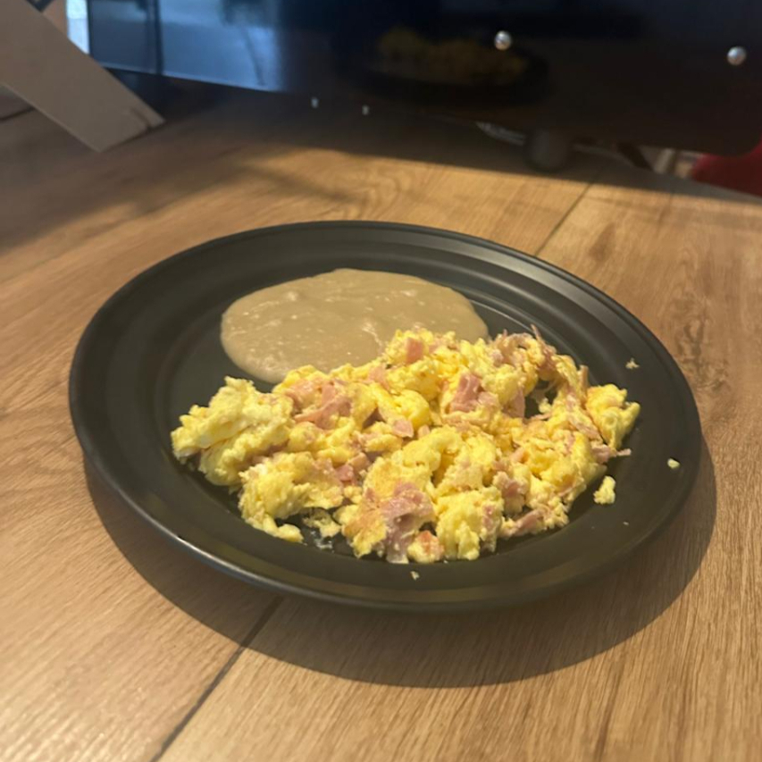 Huevo Revuelto con Jamon