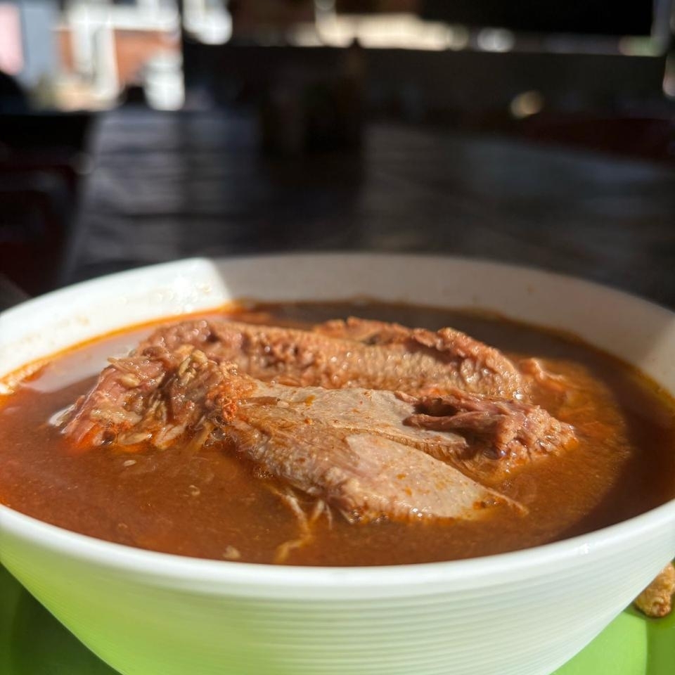 Birria con Lengua Ch