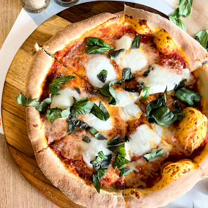 PIZZA MARGARITA TRATORIA