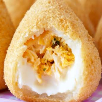 Massa da coxinha, frango e cream cheese