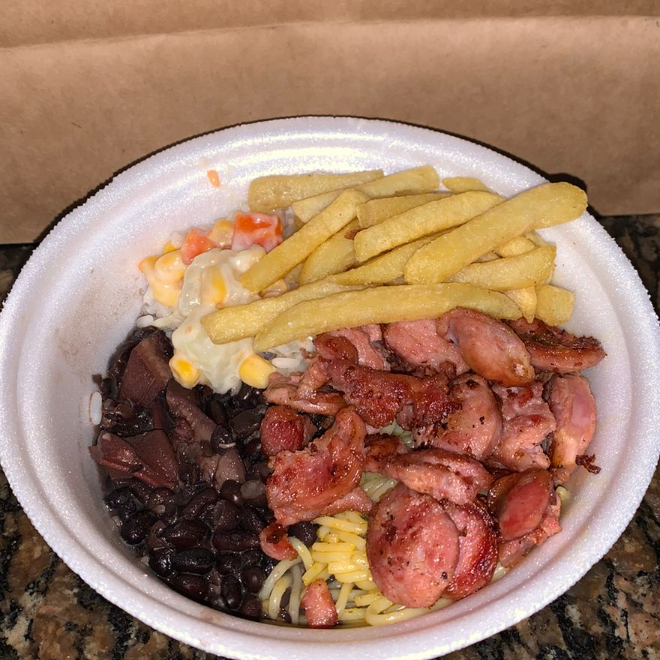 Feijão, arroz,macarrão, farofa + 1 guaraná de 200ml