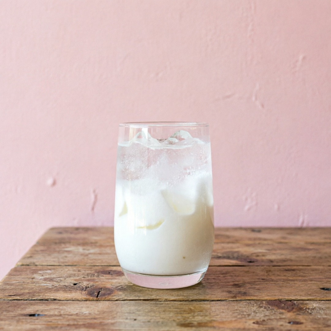 Agua de coco natural (abrimos o cocô na hora), sabor da água é varia conforme a época .