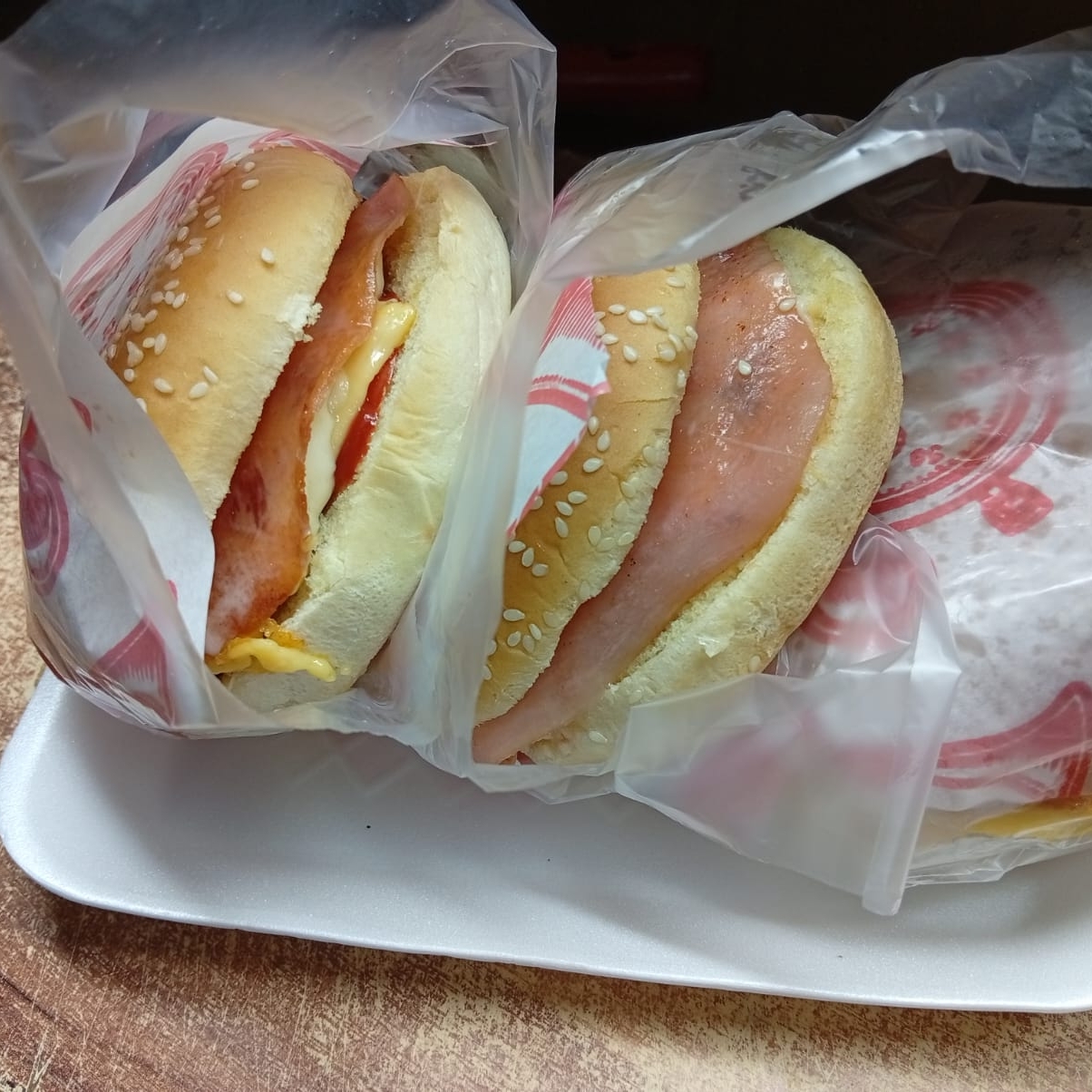 PROMOCION DE 3 HAMBURGUESAS SENCILLAS