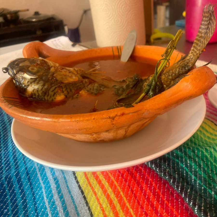 Caldo de Pescado (mojarra)