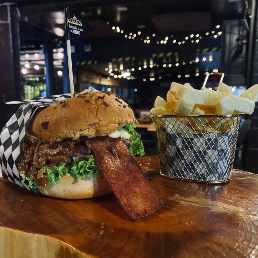 HAMBURGUESA CAOBA DANIEL'S