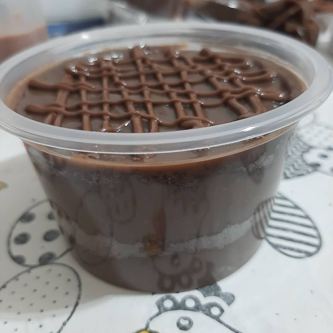 Delicioso Bolo de Chocolate com camadas intercaladas de Creme de Nutella, finalizado com Nutella pura em um Pote de 250 ml. ###Tags### bolo no pote Ninho chocolate bombom aberto morango uva chocolate Ninho chocolate ao leite leite condensado coco beijinho brigadeiro gourmet tradicional moranguinho churros Nutella 2 amores meio amargo cupom oferta desconto como taxa gratis entrega rapida Nutella Ninho doce chocolate brigadeiro docinho donuts docino sobremesa bolo de pote promoção promocao oferta desconto barato doce sobremesa chocolate entrega rapida grátis grátis morango fresco docinho brigadeiro leite condensado