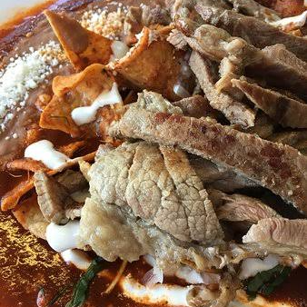 Chilaquiles con Bistec