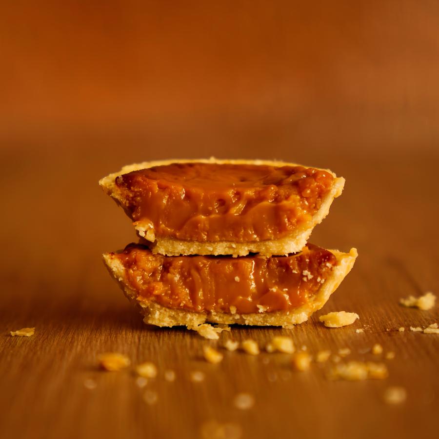 Um clássico que nunca sai de moda! Sobremesa irresistível com recheio cremoso de doce de leite, envolvido pela nossa massa leve e delicada. Cada mordida é um mergulho no aconchego e na doçura, perfeita para adoçar o seu dia com muito carinho! 🍮❤️